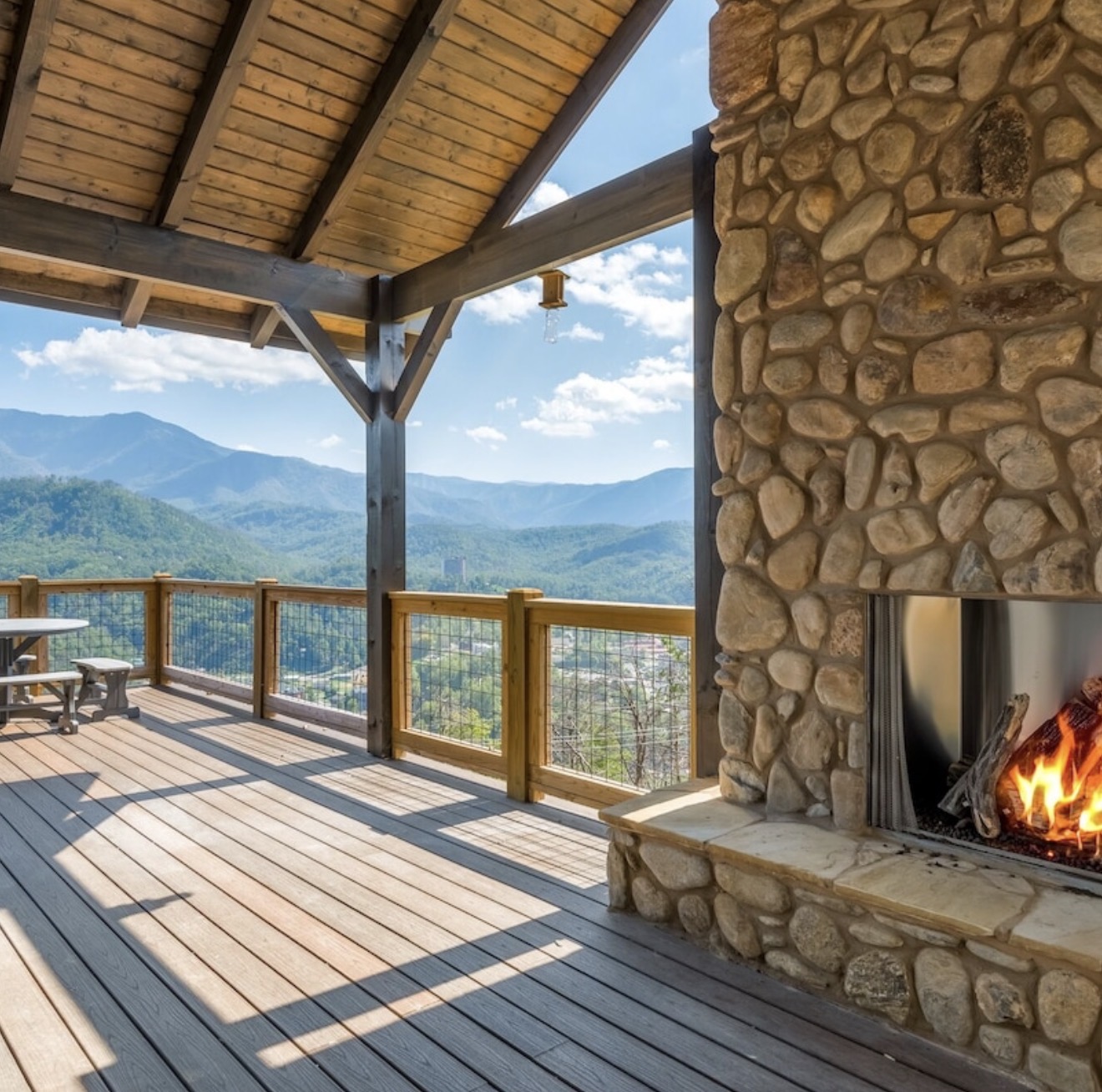 Luxury 15 bedroom lodge Gatlinburg with theater and hot tubs