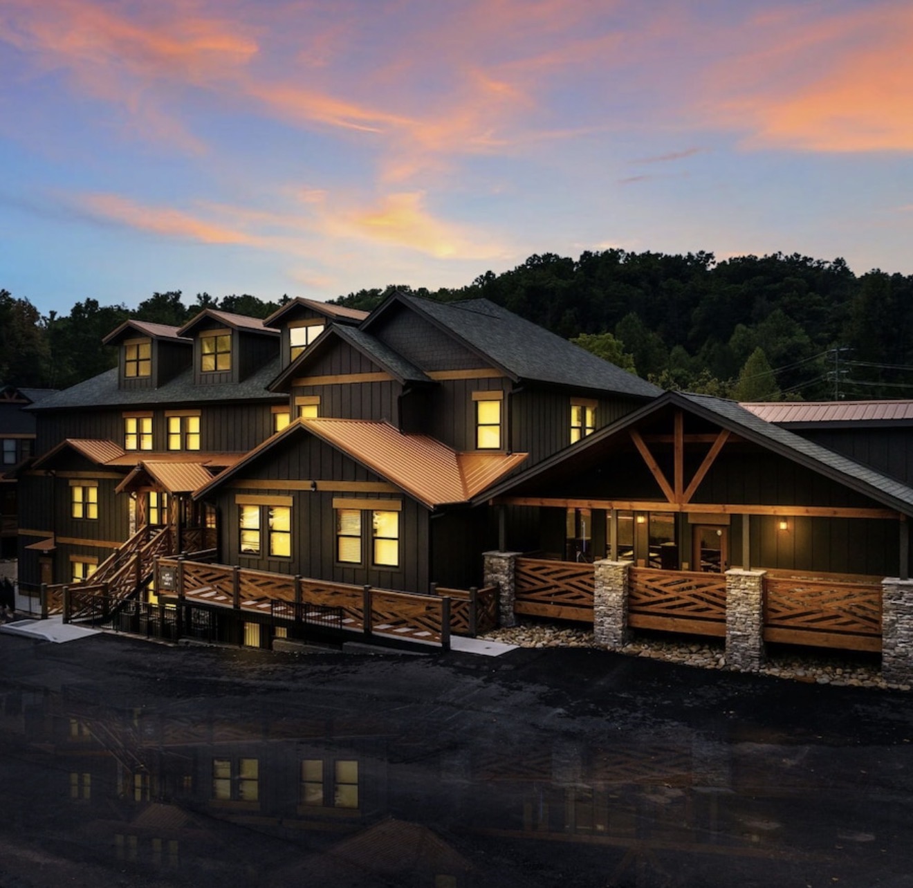 Big Bear Cove Gatlinburg 26 bedroom cabin sleeps 100