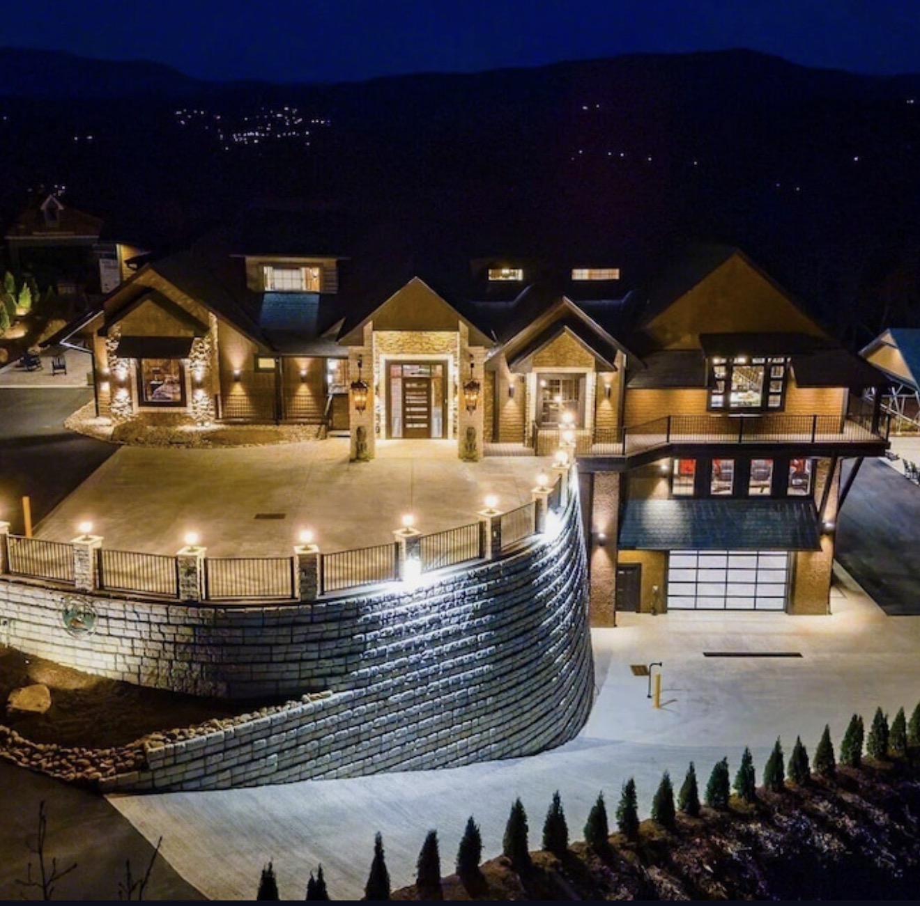 Excalibur cabin Sevierville pickleball bowling indoor pool golf