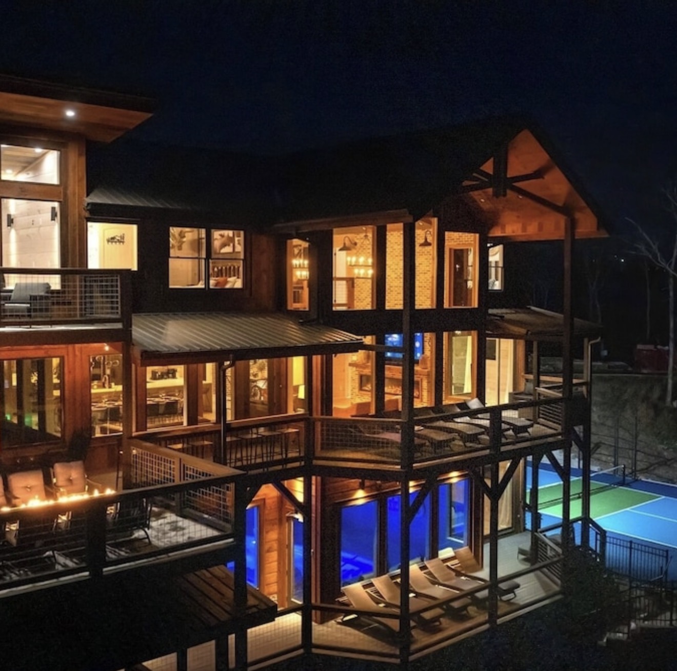 Private pickleball pool and theater cabin Sevierville sleeps 33