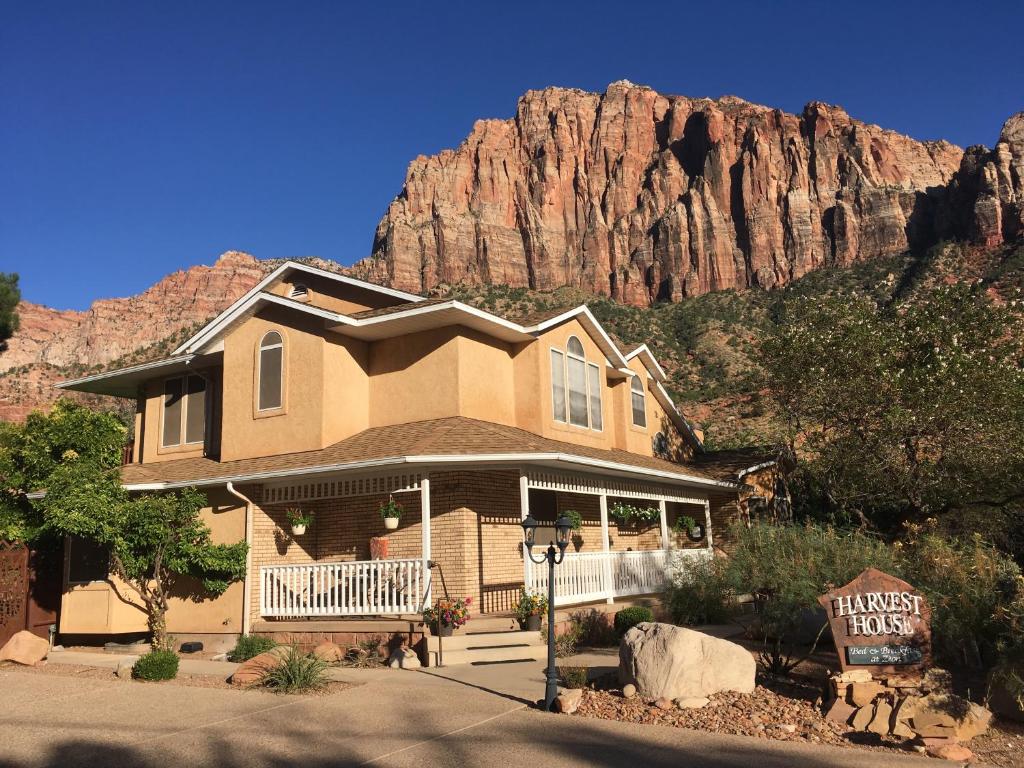 Harvest House Inn bed and breakfast in Springdale, Utah