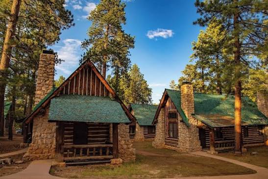 The Lodge at Bryce Canyon, the only lodging inside the park