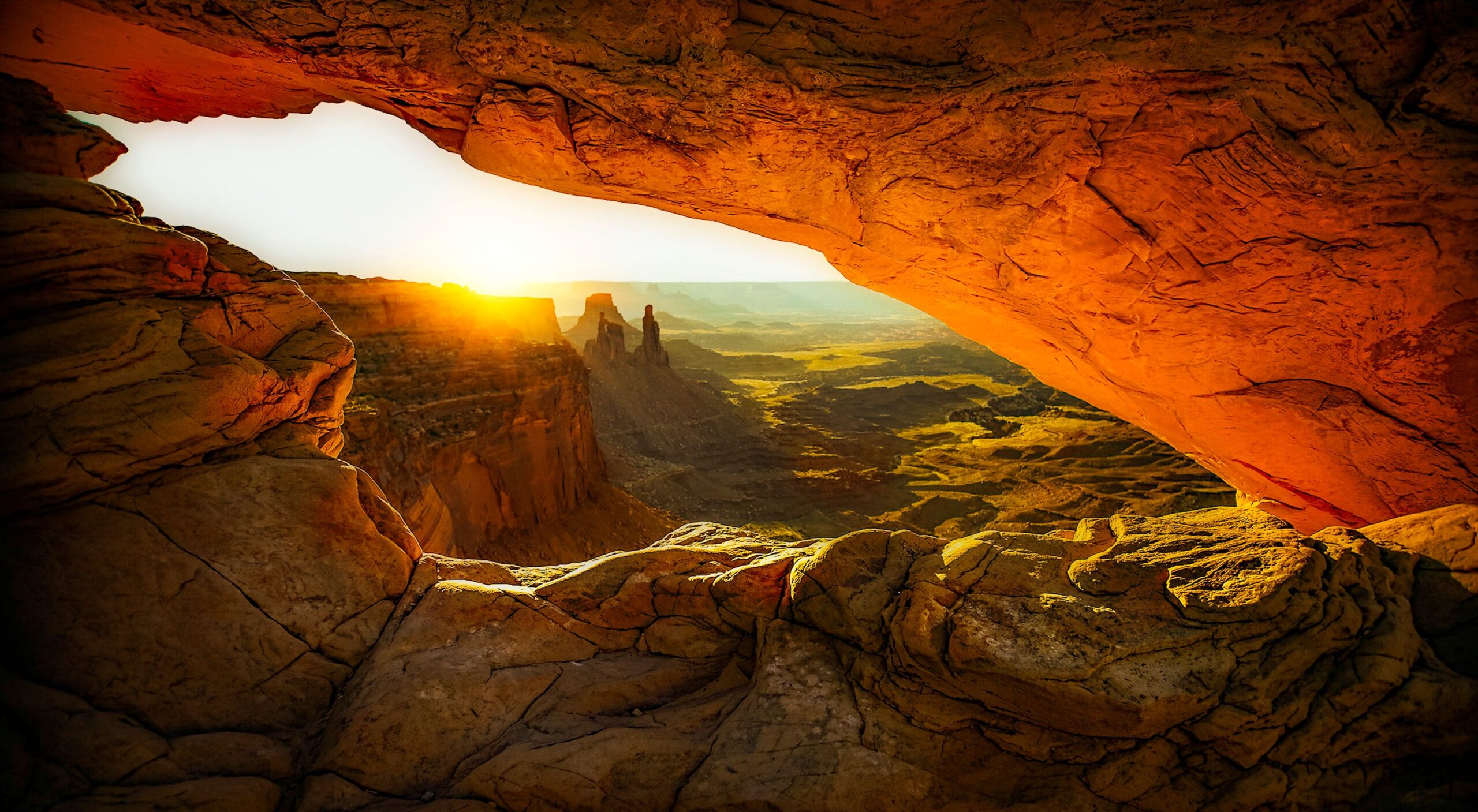 Mesa Arch at sunrise in Canyonlands National Park