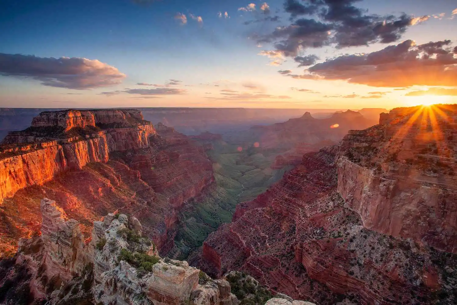 Both rims of the Grand Canyon across the canyon